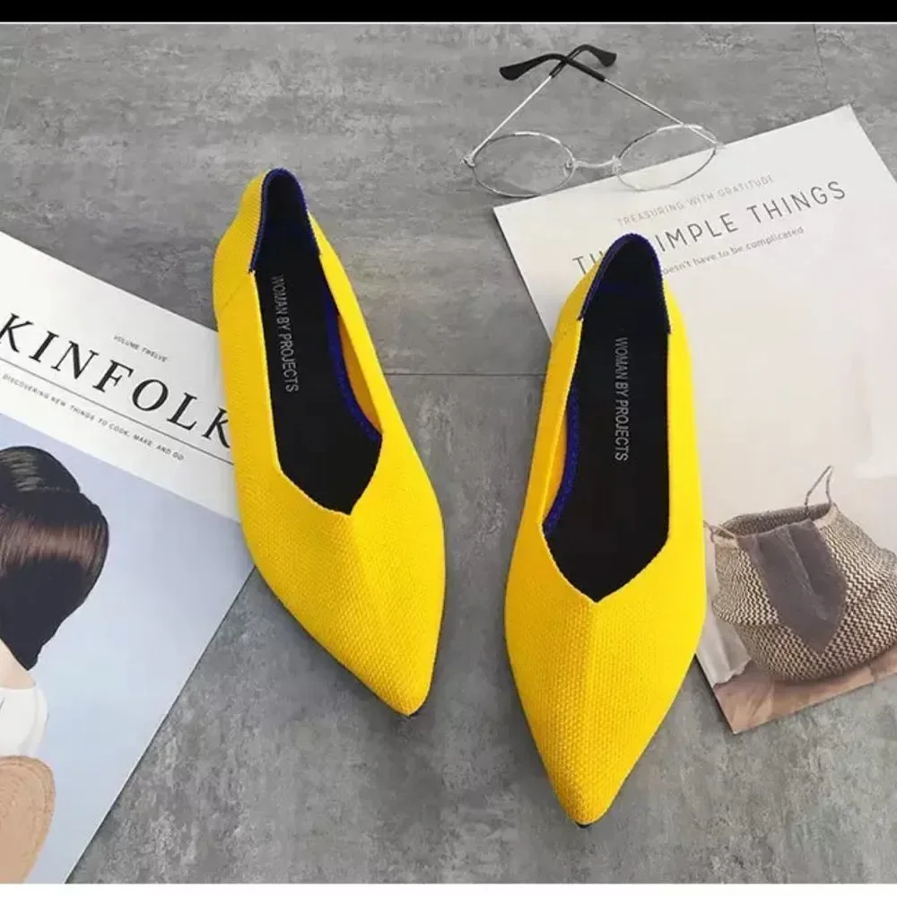 LAST CHANCE knit flats.